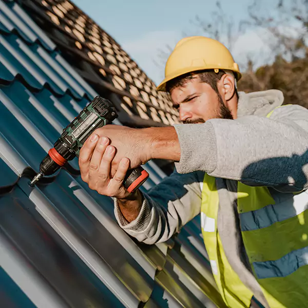 Why Elmwood Park Homeowners Choose Elmwood Park Roofing Pro for Steel Roof Repair Service?